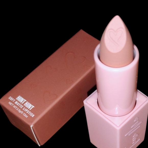 Cosmetic and Skincare Bundle including Bag - Picture 7 of 10